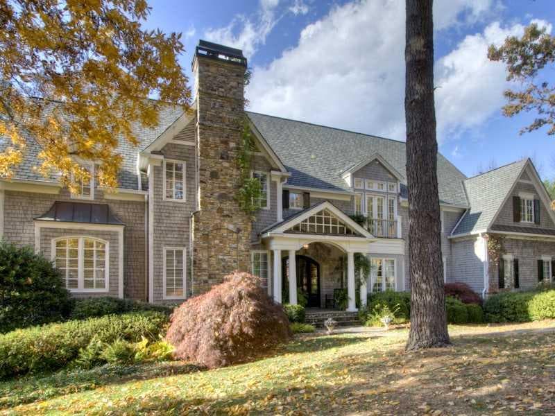 5 bedroom single family residence sold at 2670 Battle Overlook, Atlanta, GA 30327