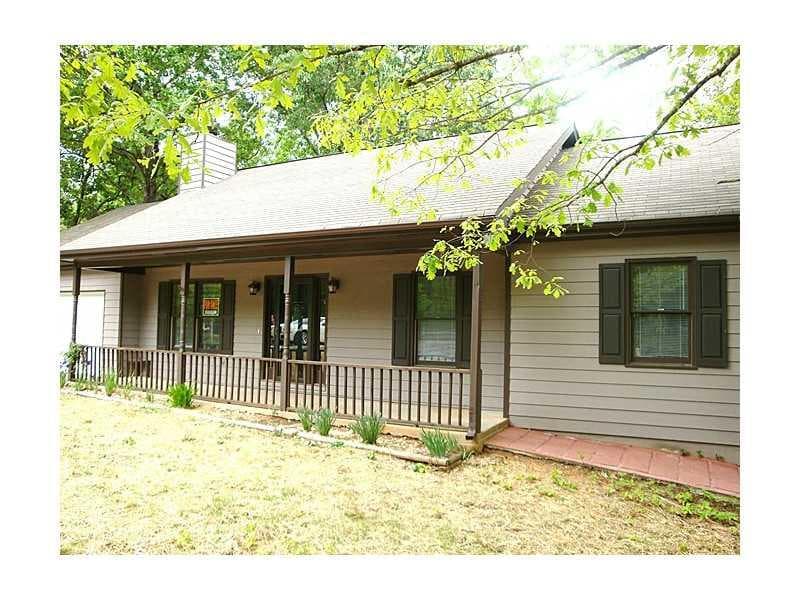 3 bedroom, 1,200 sq ft single family residence sold at 4293 Saddlecreek Court, Auburn, GA 30011