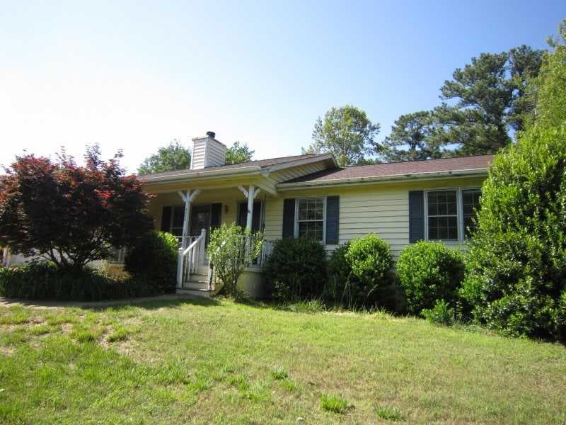 3 bedroom single family residence sold at 4550 Union Place, Flowery Branch, GA 30542