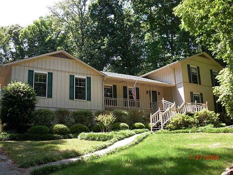 4 bedroom, 2,475 sq ft single family residence sold at 580 Autumn Lane, Marietta, GA 30068