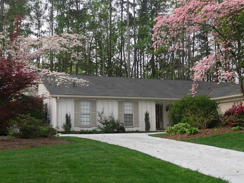 2341 N Peachtree Way, Dunwoody, GA 30338 — most recent listing photo
