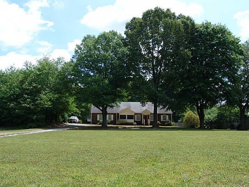 3 bedroom, 2,134 sq ft single family residence sold at 6738 Heardsville, Cumming, GA 30028