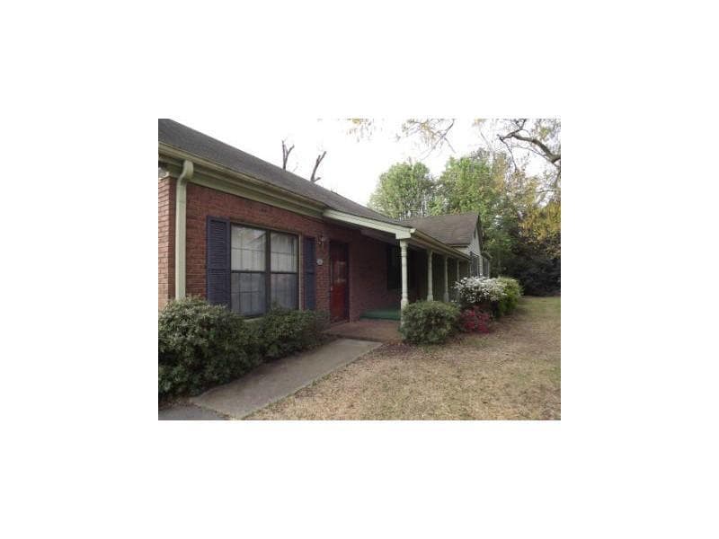 3 bedroom, 2,053 sq ft single family residence sold at 3600 Lower Roswell Road, Marietta, GA 30068