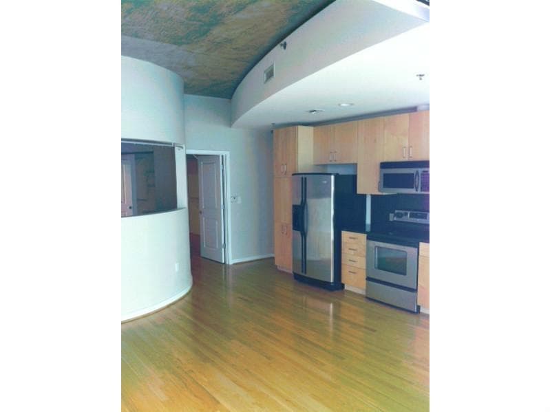 1 bedroom, 766 sq ft condominium sold at 923 Peachtree Street 1424, Atlanta, GA 30309
