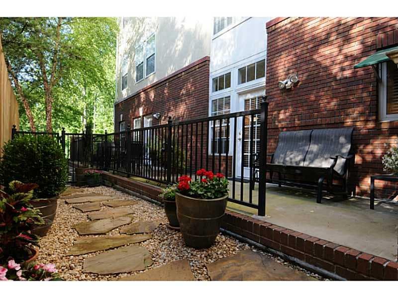 424 Lindbergh Drive 101, Atlanta, GA 30305 — most recent listing photo