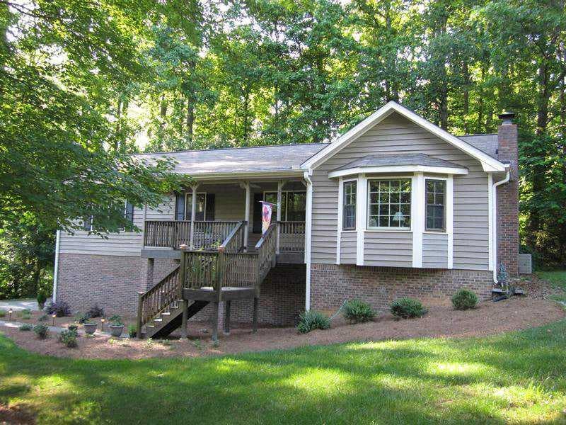 3 bedroom single family residence sold at 3233 Crossing Drive, Snellville, GA 30078
