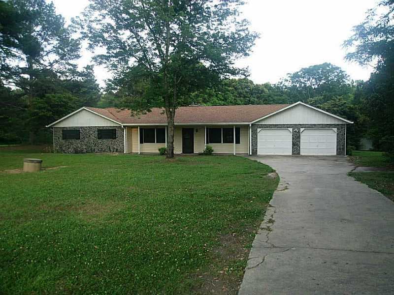 3 bedroom single family residence sold at 560 OLD GREENVILLE, Fayetteville, GA 30215