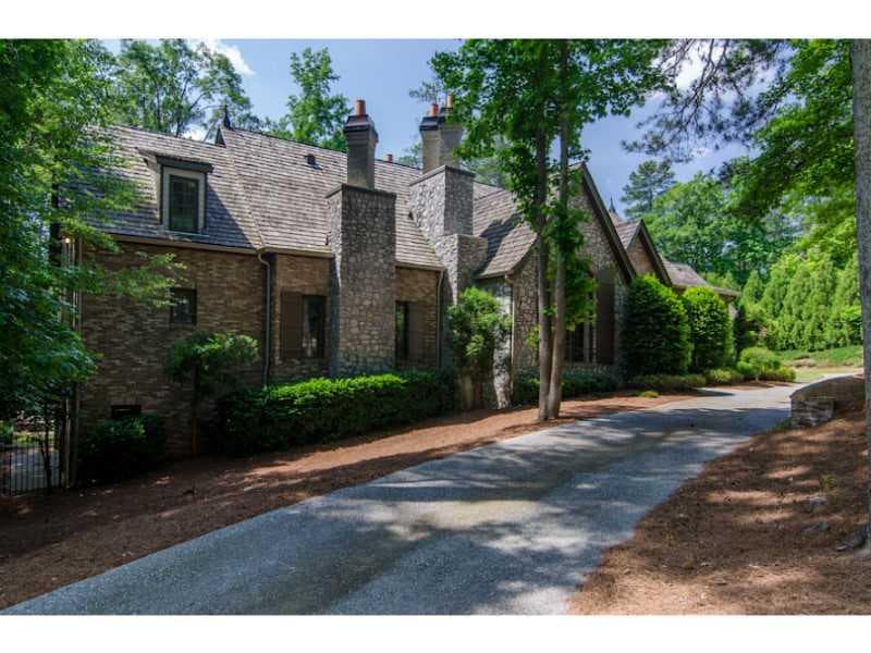 7 bedroom, 6,325 sq ft single family residence sold at 105 Kingston Manor, Atlanta, GA 30342