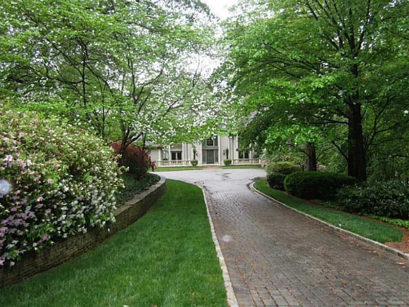 6 bedroom single family residence sold at 10 cates ridge Road, Atlanta, GA 30327