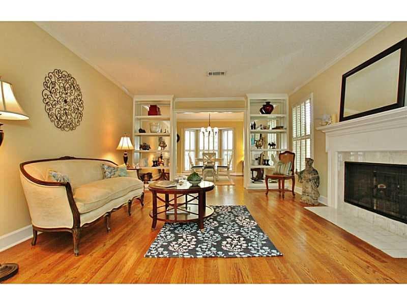 2 bedroom, 1,784 sq ft condominium sold at 804 Defoors Mill Circle 804, Atlanta, GA 30318