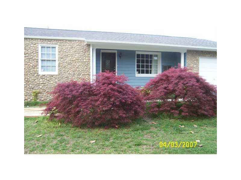 3 bedroom single family residence sold at 654 Earl North Road, Newnan, GA 30263