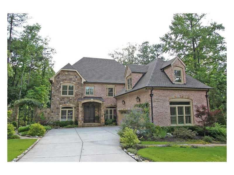 5 bedroom, 6,062 sq ft single family residence sold at 525 Long Glen Court, Atlanta, GA 30327