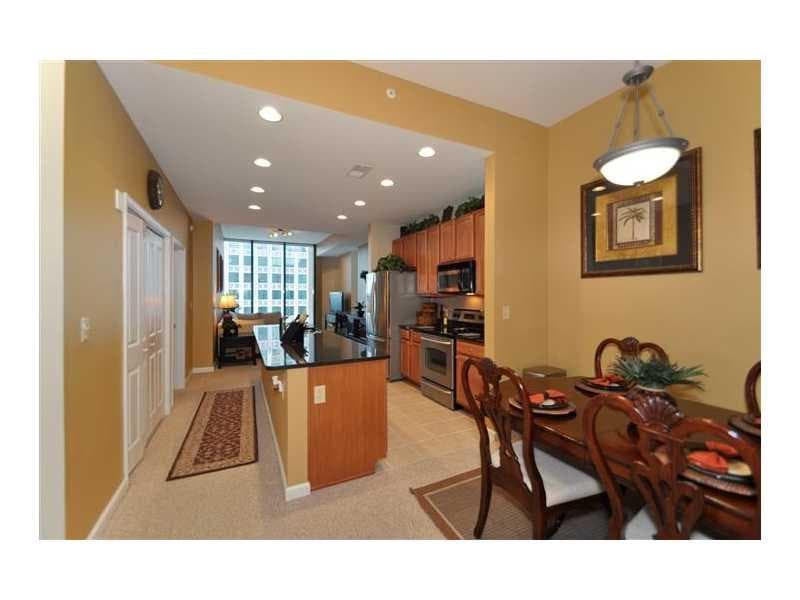 1 bedroom, 1,018 sq ft condominium sold at 3040 Peachtree Road 1615, Atlanta, GA 30305