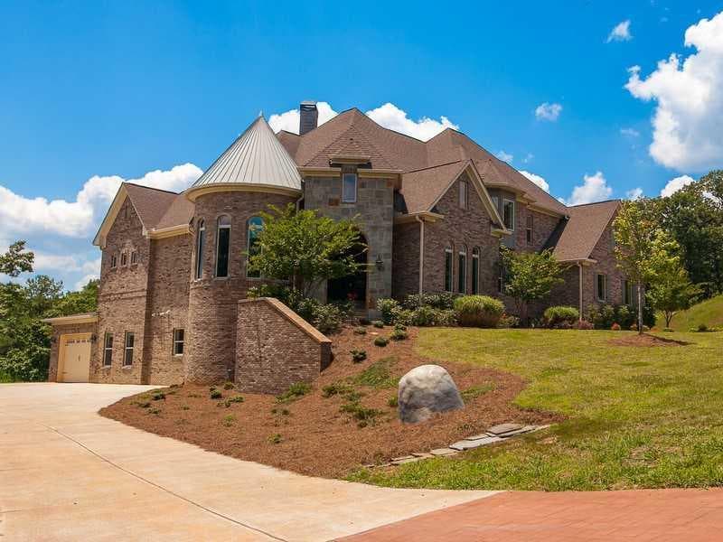 6 bedroom single family residence sold at 24 Hawks Branch Lane, White, GA 30184