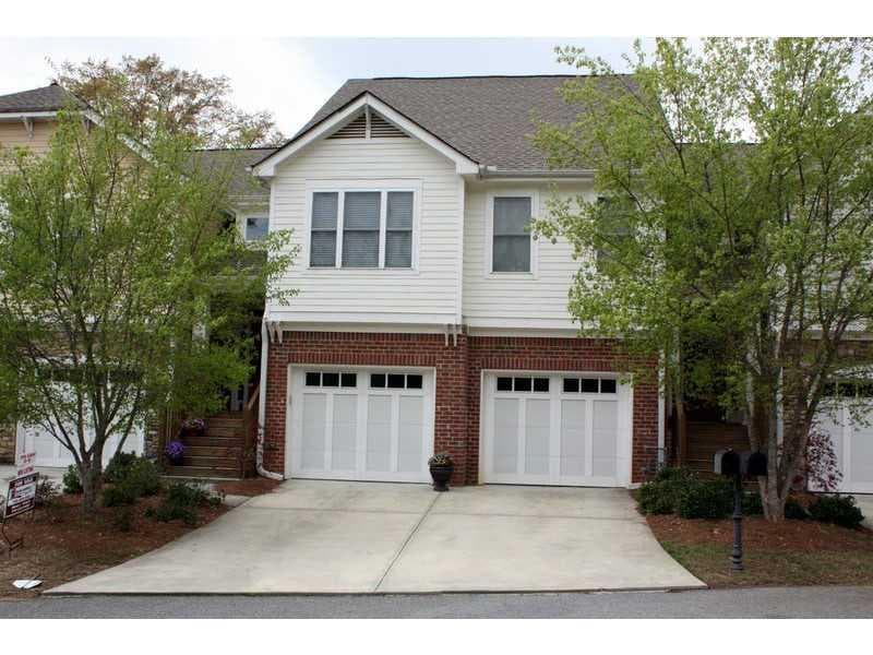 3 bedroom, 2,318 sq ft townhouse sold at 2010 Liberty Lane 2010, Roswell, GA 30075