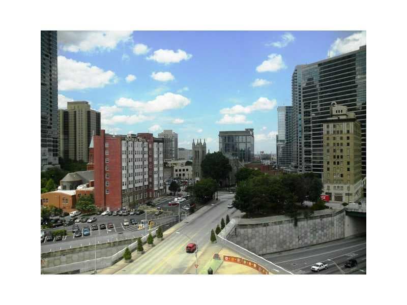 1 bedroom, 805 sq ft condominium sold at 120 Ralph Mcgill Boulevard 902, Atlanta, GA 30308