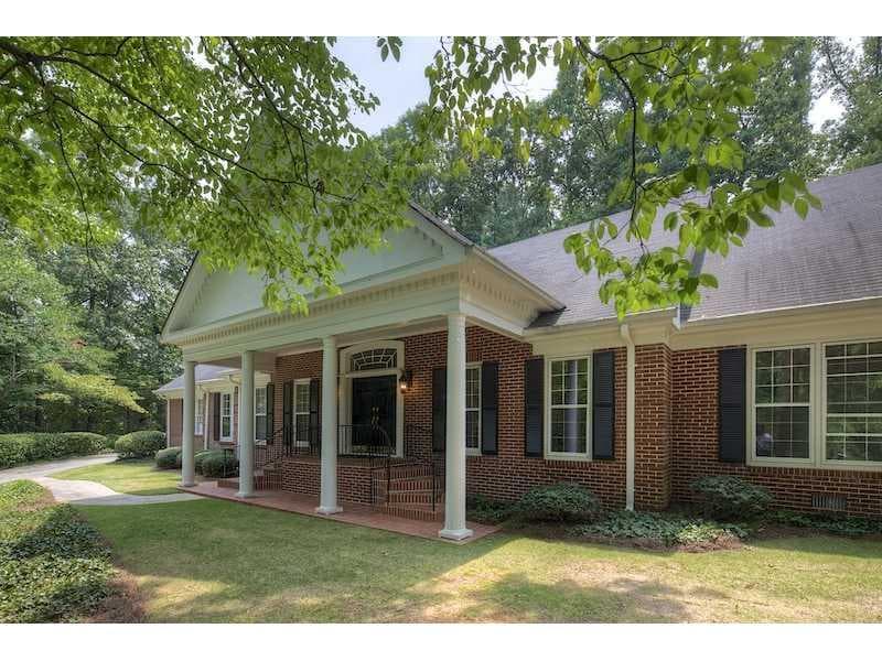 5 bedroom, 4,554 sq ft single family residence sold at 4670 Paran Valley Road, Atlanta, GA 30327
