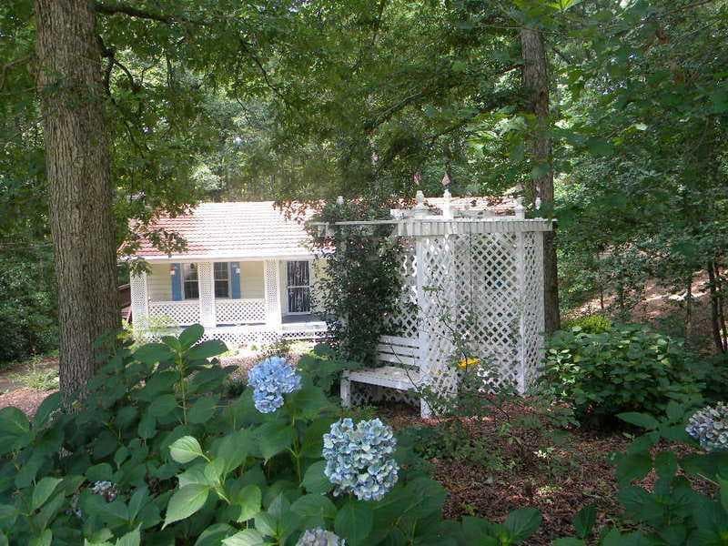 3 bedroom, 1,748 sq ft single family residence sold at 182 Oak Forest Drive, Canton, GA 30115
