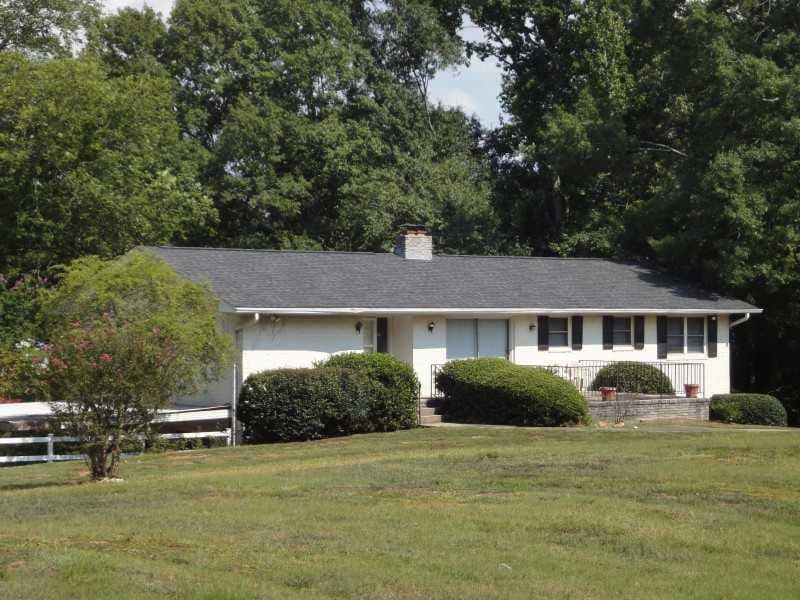 5 bedroom, 5,886 sq ft single family residence sold at 8410 Gullatt Road, Palmetto, GA 30268
