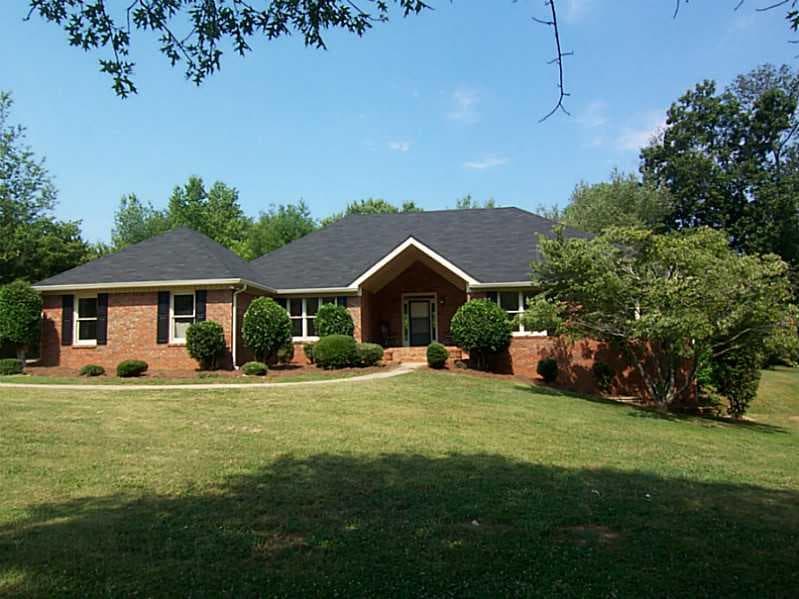 3 bedroom, 2,108 sq ft single family residence sold at 100 Glenclairn Court, Roswell, GA 30076