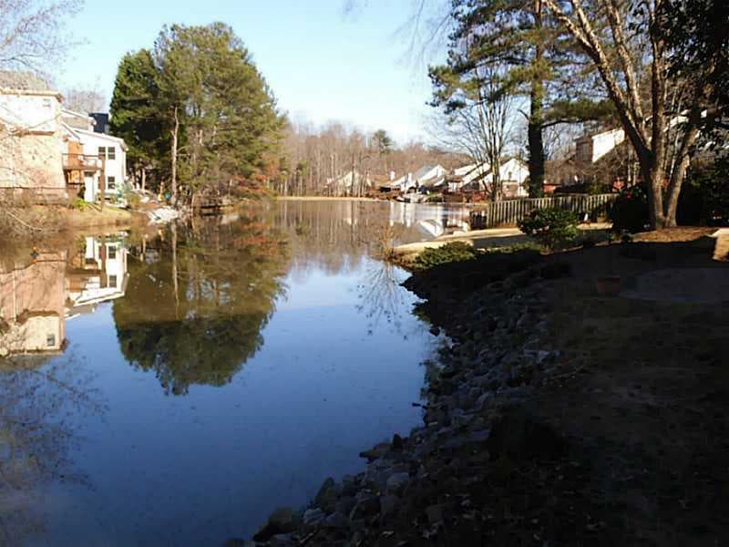 4 bedroom, 2,710 sq ft single family residence sold at 2585 Lakewind Way, Duluth, GA 30096
