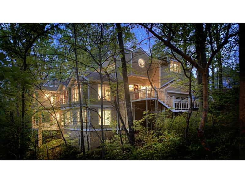 3 bedroom, 3,700 sq ft single family residence sold at 3240 Laramie Drive, Atlanta, GA 30339
