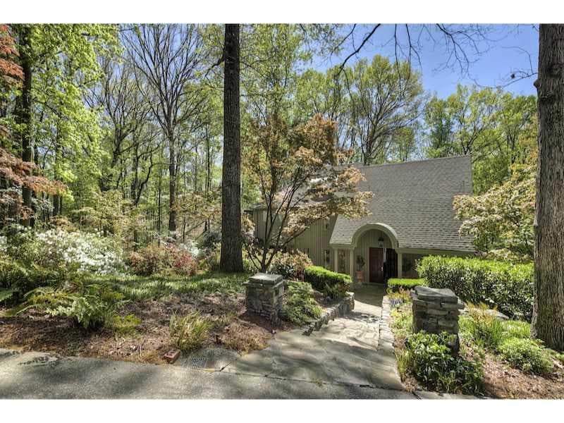 4 bedroom single family residence sold at 1240 Heards Ferry Road, Atlanta, GA 30328
