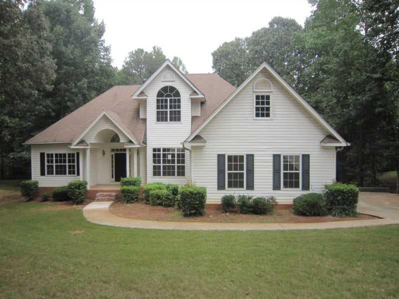 3 bedroom, 2,876 sq ft single family residence sold at 1049 Regency Park Drive, Braselton, GA 30517