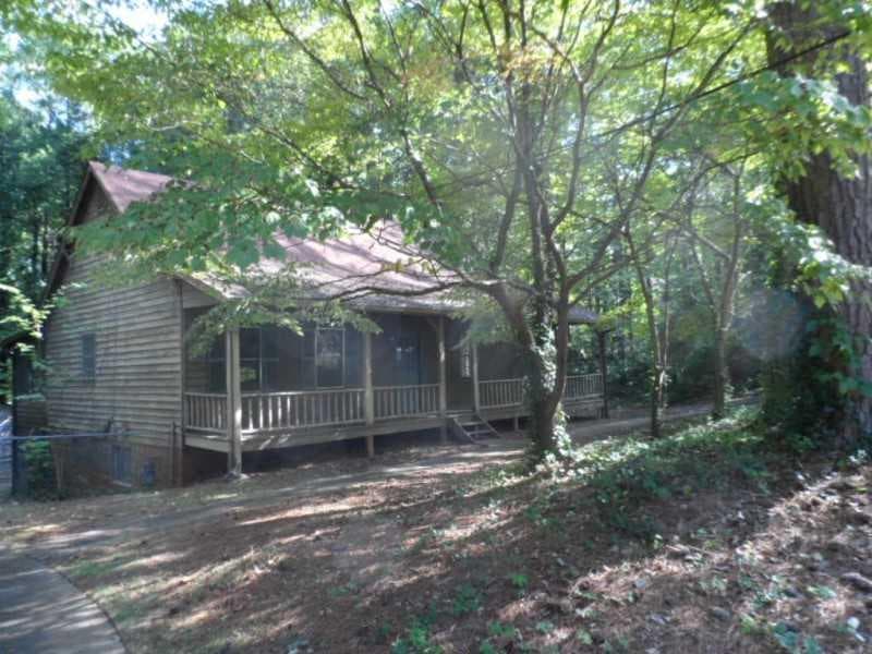 2 bedroom, 2,042 sq ft single family residence sold at 332 England Place, Marietta, GA 30066