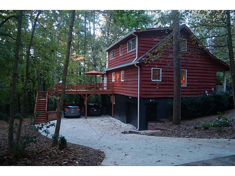 121 W Lake Drive, Roswell, GA 30075 — most recent listing photo