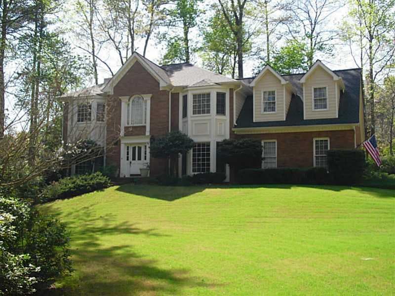 5 bedroom, 3,555 sq ft single family residence sold at 160 Hialeah Way, Roswell, GA 30075