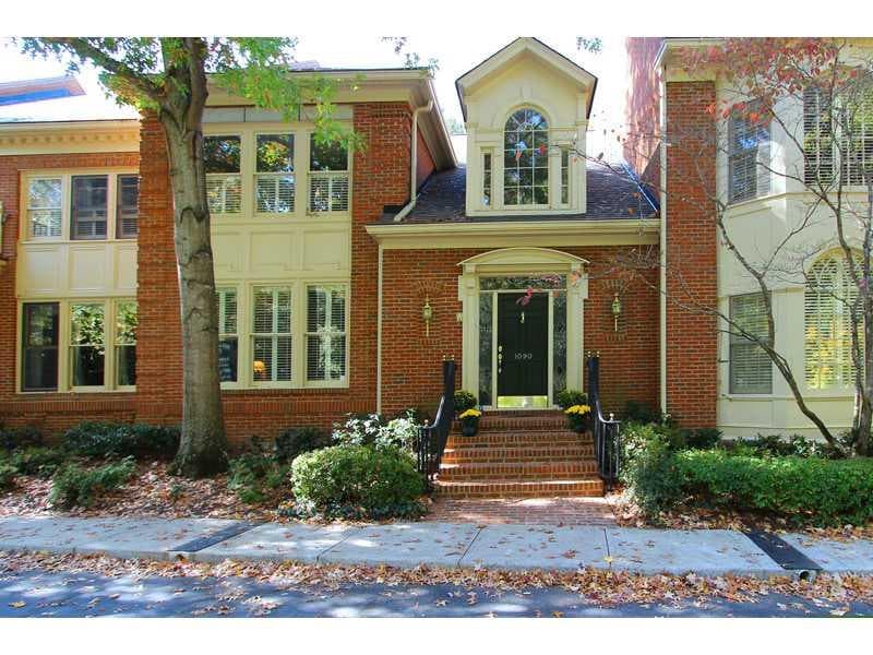 3 bedroom townhouse sold at 1090 Riverside Road 10, Roswell, GA 30076