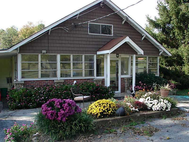 3 bedroom, 2,177 sq ft single family residence sold at 221 Dry Creek Road, Adairsville, GA 30103