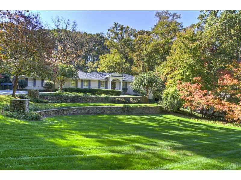 4 bedroom, 3,920 sq ft single family residence sold at 1038 Swathmore Drive, Atlanta, GA 30327