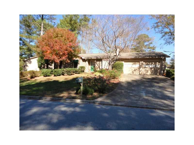 210 Parkmont Court, Roswell, GA 30076 — most recent listing photo
