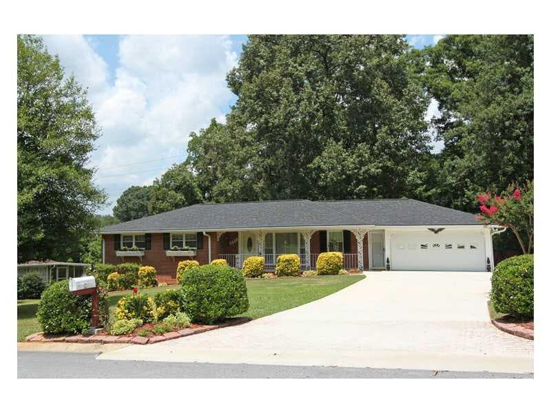 4 bedroom, 2,829 sq ft single family residence sold at 2325 ELMWOOD Drive, Smyrna, GA 30082