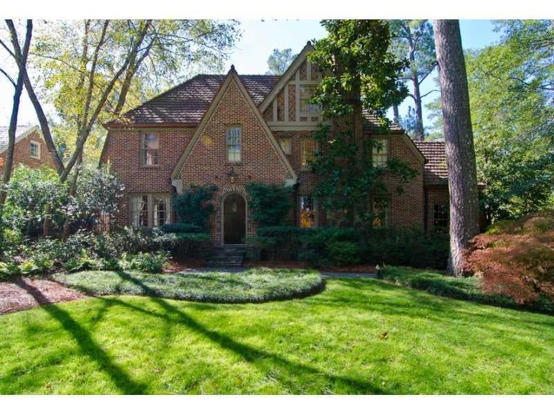 5 bedroom, 4,351 sq ft single family residence sold at 993 Stovall Boulevard, Atlanta, GA 30319
