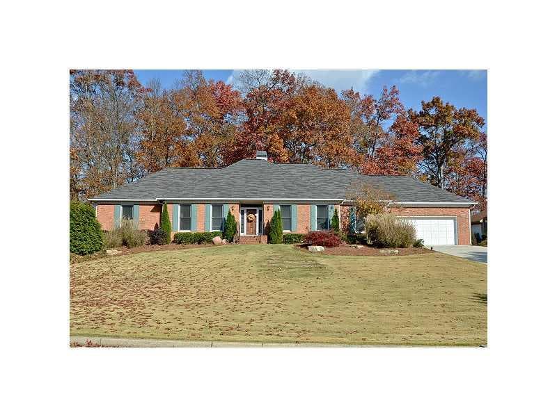 3 bedroom, 2,408 sq ft single family residence sold at 2040 Trotters Ridge Way, Roswell, GA 30075