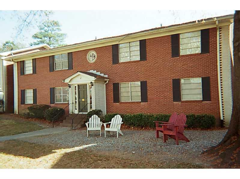 2 bedroom condominium sold at 3535 NE Roswell Road J2, Atlanta, GA 30305