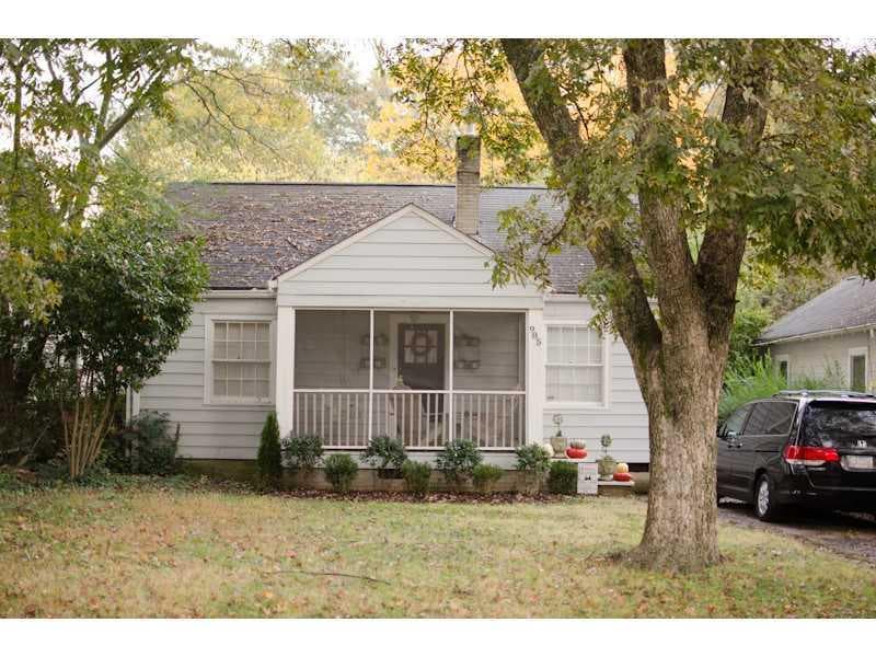 2 bedroom, 1,123 sq ft single family residence sold at 985 Hall Place, Atlanta, GA 30318