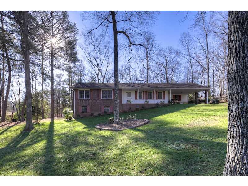3 bedroom single family residence sold at 2990 Pauls Way, Marietta, GA 30062