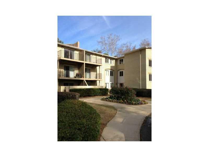 2 bedroom, 994 sq ft condominium sold at 5095 Roswell Road 105, Atlanta, GA 30342