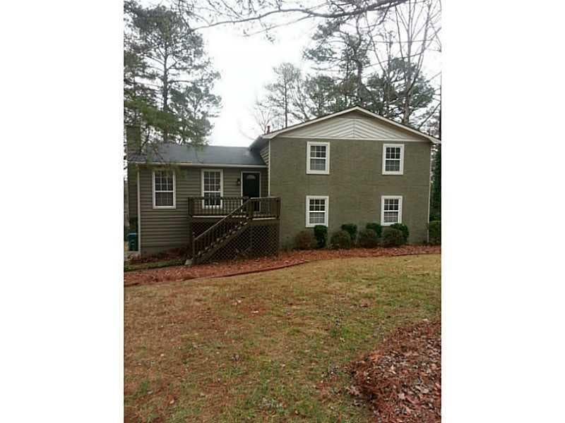 3 bedroom, 2,048 sq ft single family residence sold at 4940 Wycliffe Drive, Stone Mountain, GA 30087