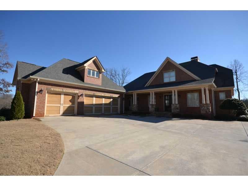 5 bedroom, 3,400 sq ft single family residence sold at 210 Hickory Oak Hollow, Cumming, GA 30040