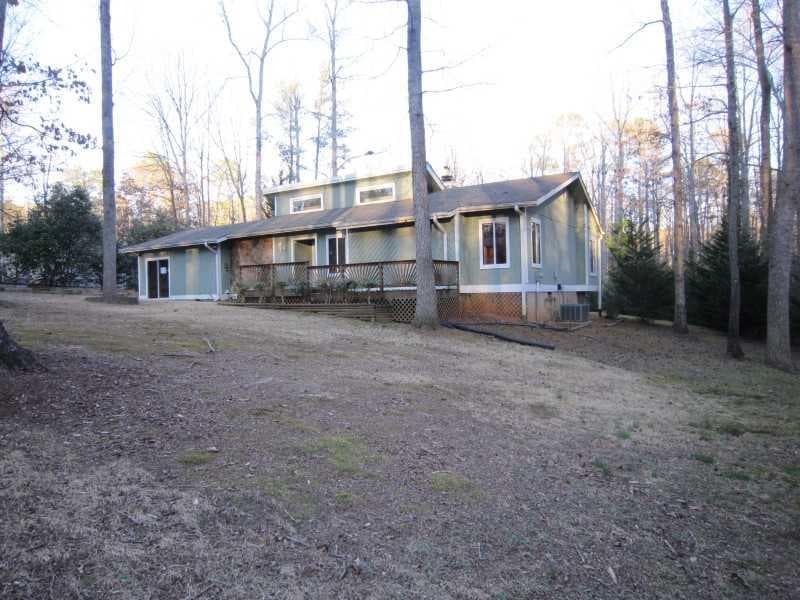 3 bedroom, 1,194 sq ft single family residence sold at 3925 Stone Creek Circle, Cumming, GA 30041