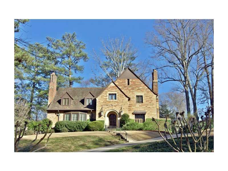 4 bedroom, 3,701 sq ft single family residence sold at 1627 Barclay Place, Atlanta, GA 30306