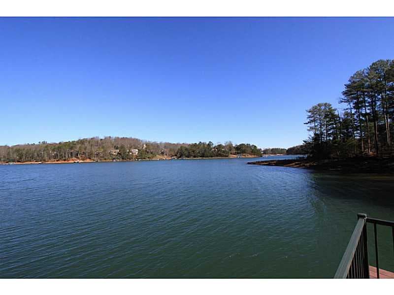3 bedroom single family residence sold at 3340 Chimney Point Drive, Cumming, GA 30041