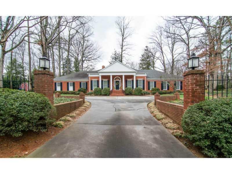 3 bedroom, 5,091 sq ft single family residence sold at 3500 Castlegate Drive, Atlanta, GA 30327