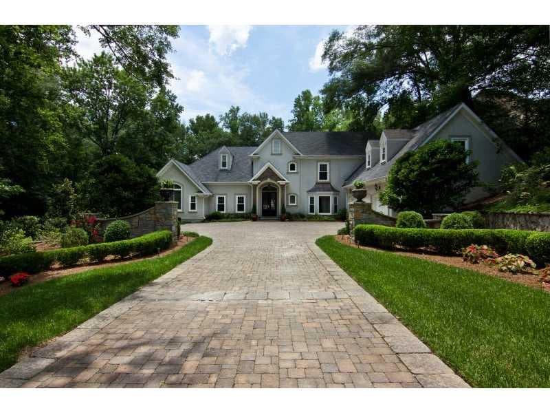 6 bedroom, 5,805 sq ft single family residence sold at 970 Peachtree Battle Avenue, Atlanta, GA 30327