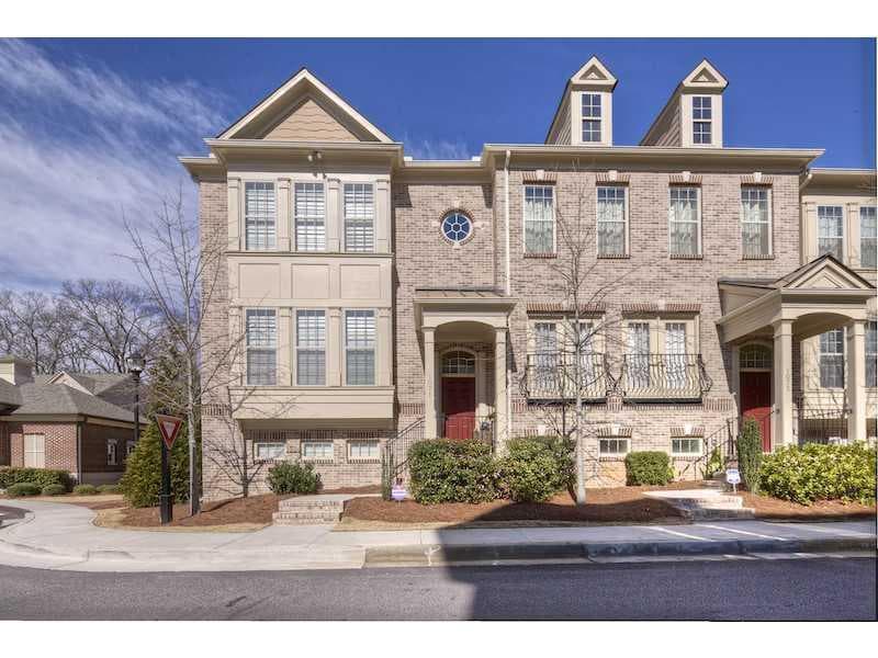 3 bedroom townhouse sold at 1071 E Paces Lane 1071, Atlanta, GA 30326